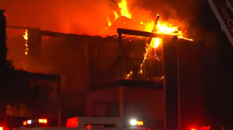 Firefighters Battle Dallas Apartment Complex Fire