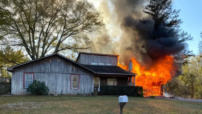 Fire Destroys Guitars at Avett Brothers’ NC Family Home