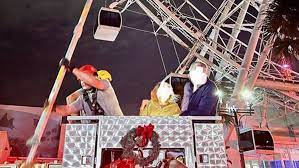 FL Firefighters Rescue Dozens from Ferris Wheel