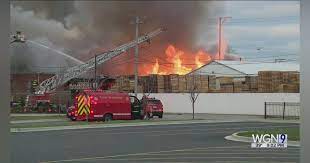 Chicago Firefighters Tackle Tough Pallet Yard Blaze