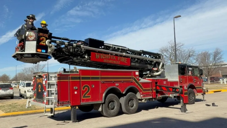 Kan. Firefighters Lift Son to See Injured Firefighter Father at Burn Unit